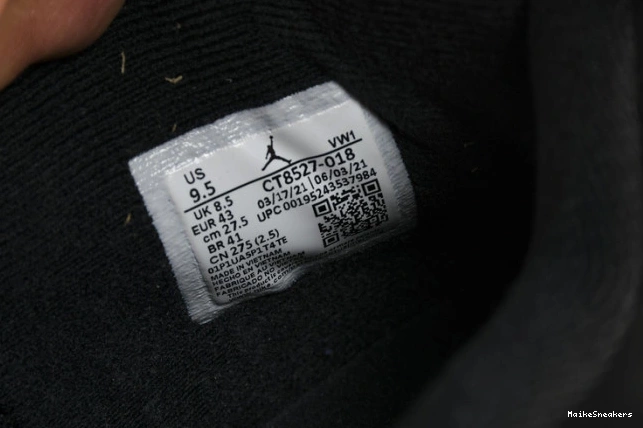 MaikeSneakers Game Retro CT8527-018 Black Jordan Royal 4 0704